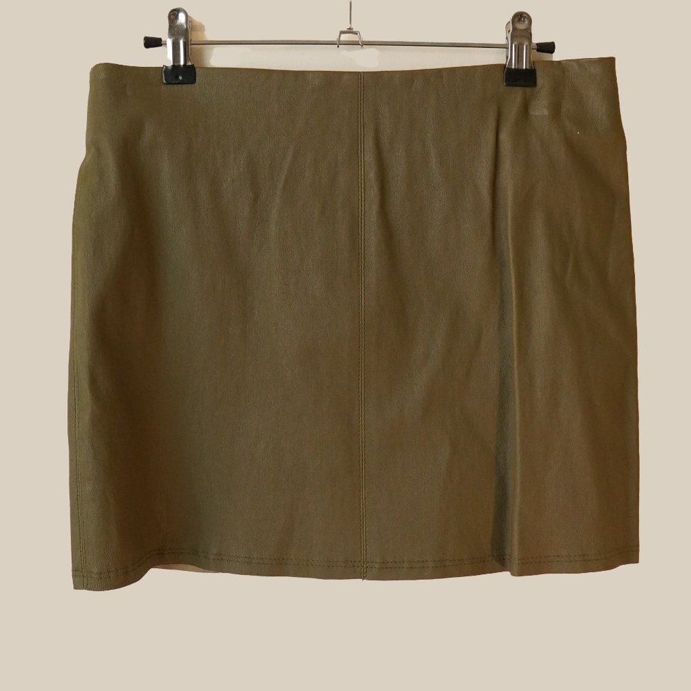 Alice + Olivia Olive Green Leather Skirt - Picture 2 of 7